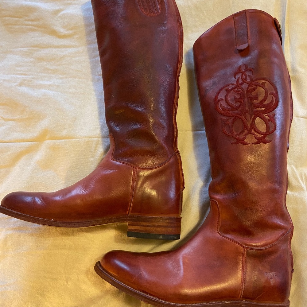 Beautiful Frye boots Lindsay Plate